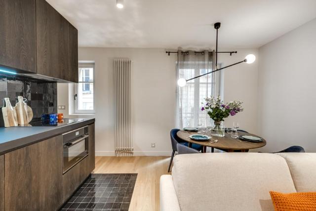 Warm And Bright Front Of Jardin Du Luxembourg Appartement *